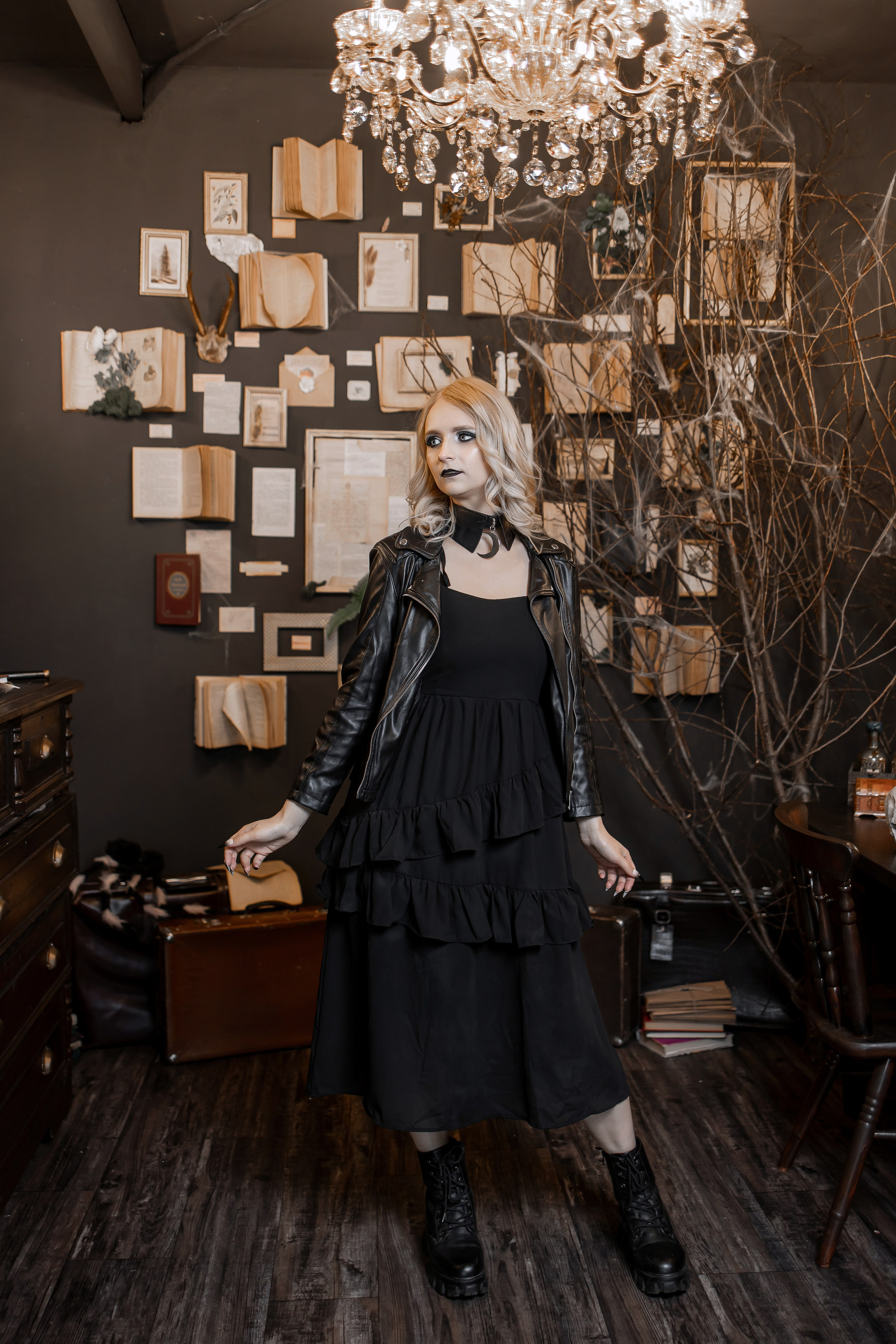 Готические образы. Интерьерная фотостудия Background в Омске