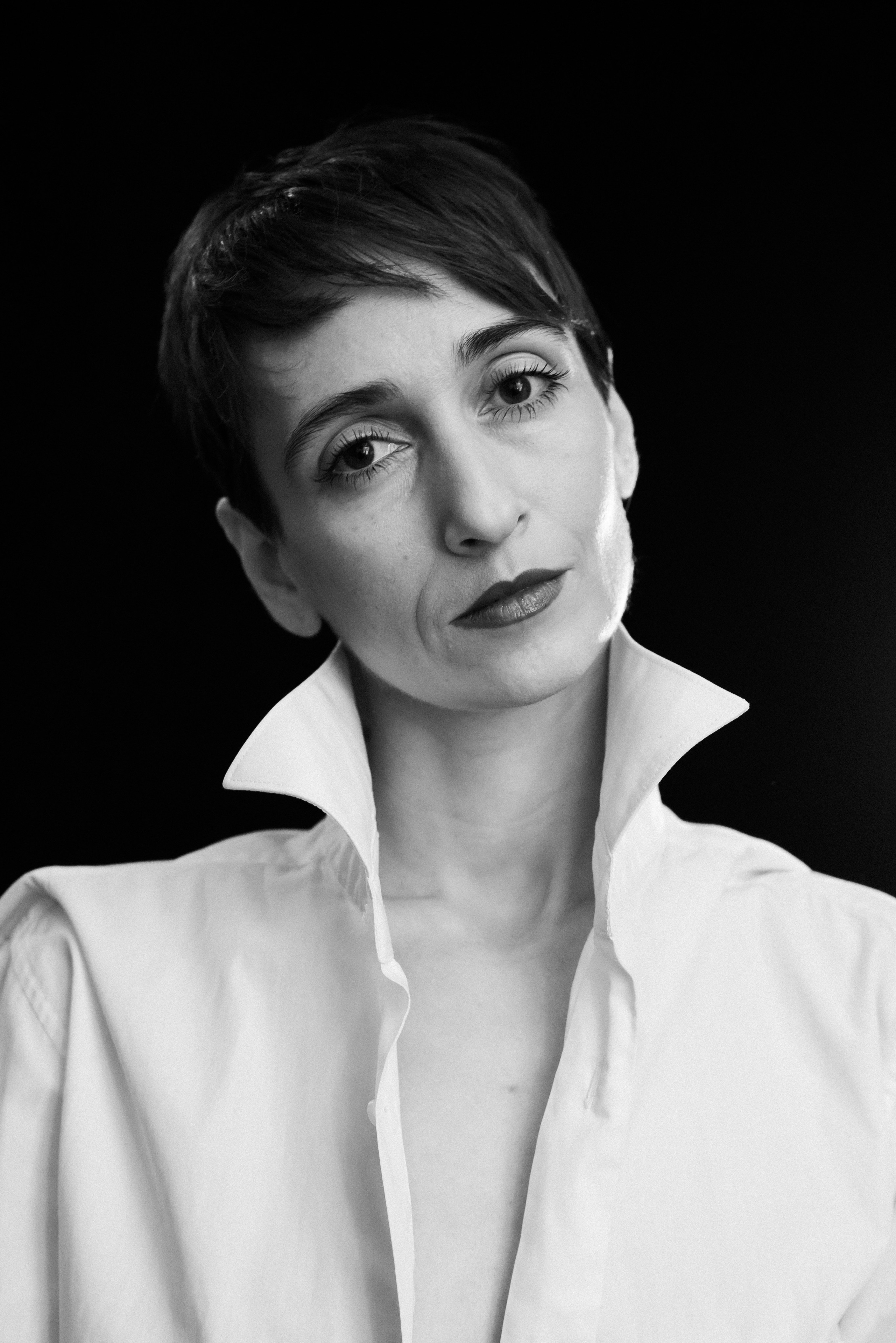 Писатель Наташа Корсак. Фотосъемка и интервью. Фотограф в Тюмени Даша Михнова. Портреты, фотопроекты, фотодни