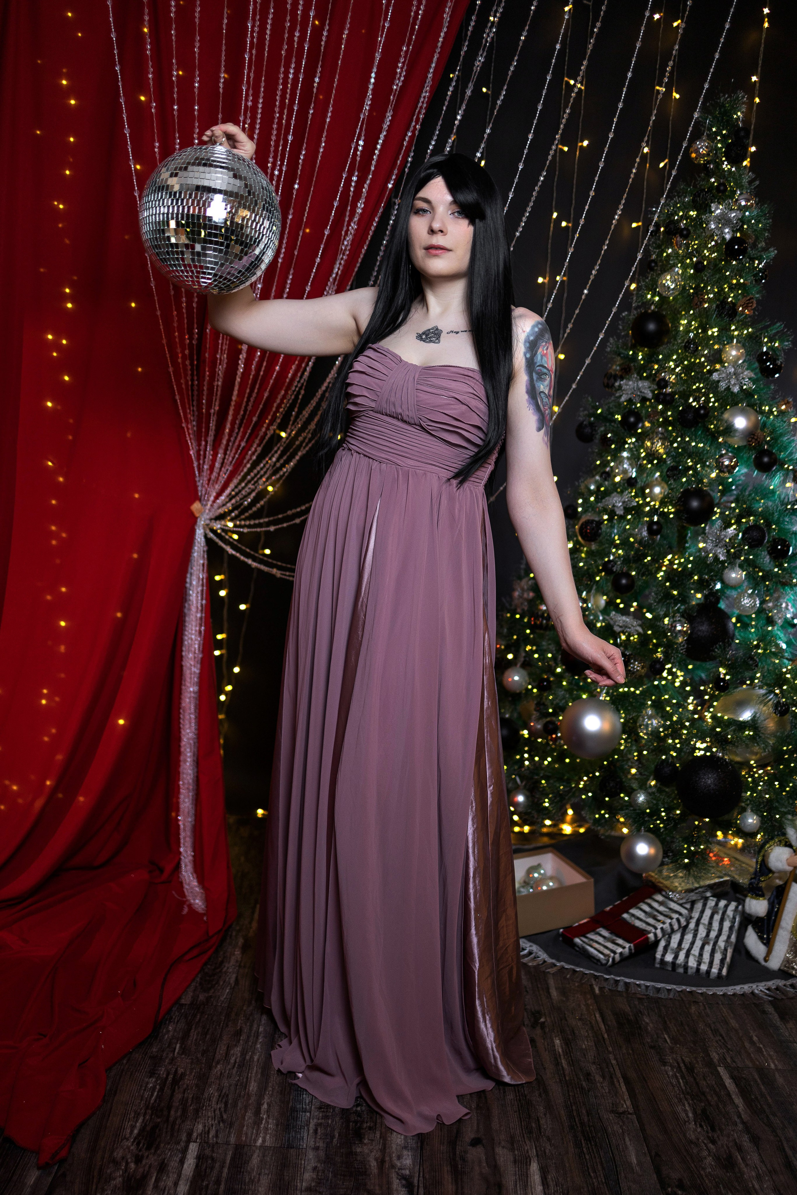 Новогодний период. Интерьерная фотостудия Background в Омске