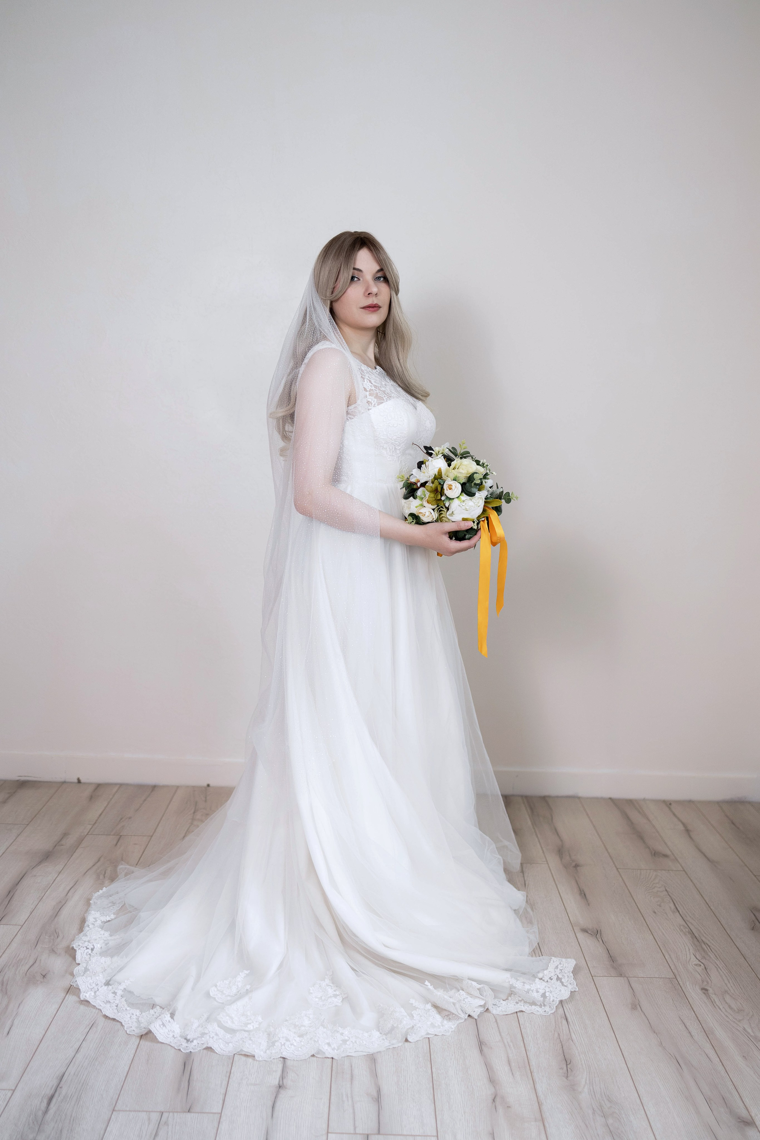 Длинные платья. Интерьерная фотостудия Background в Омске