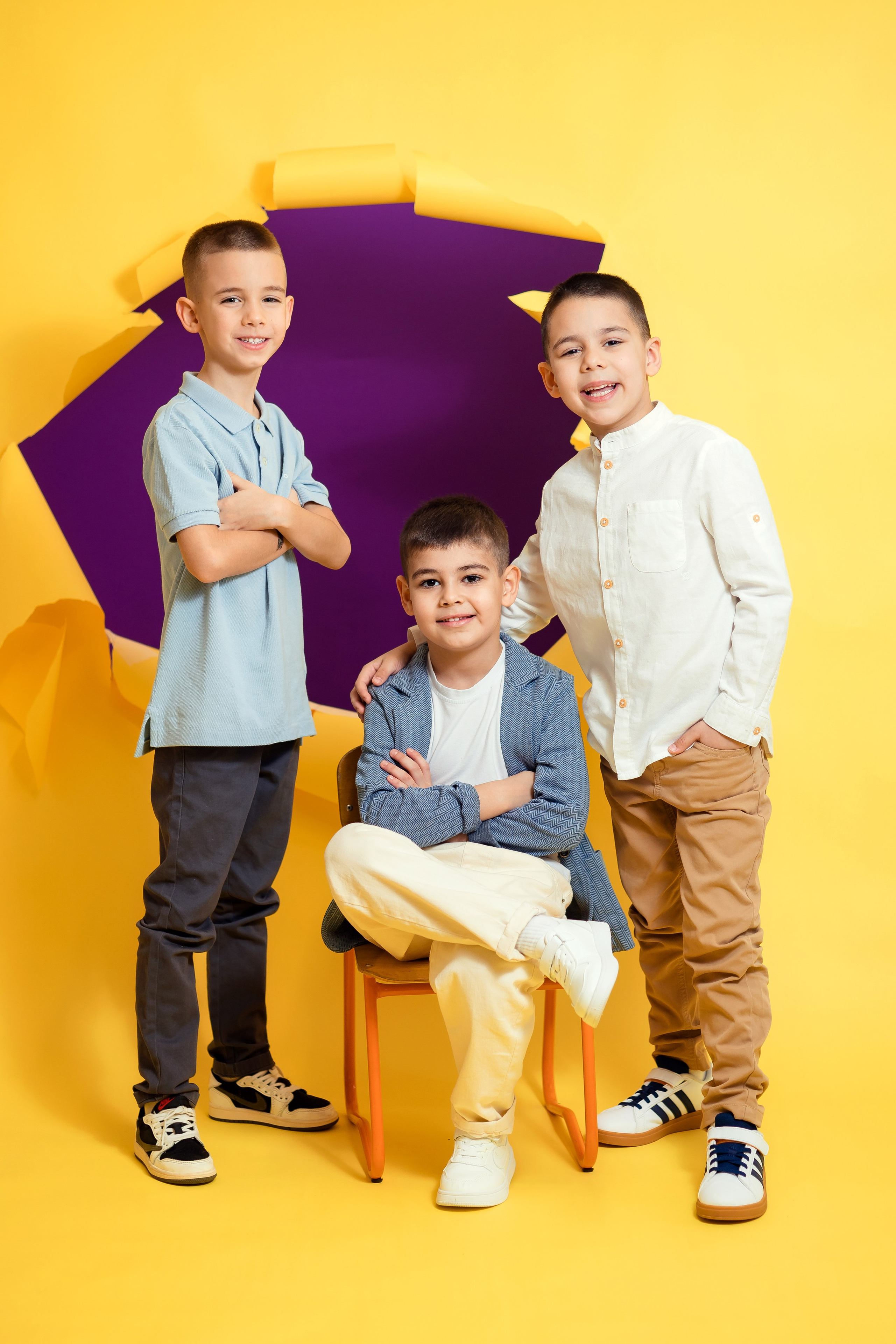 Групповая фотосессия детей для выпускного альбома детского сада