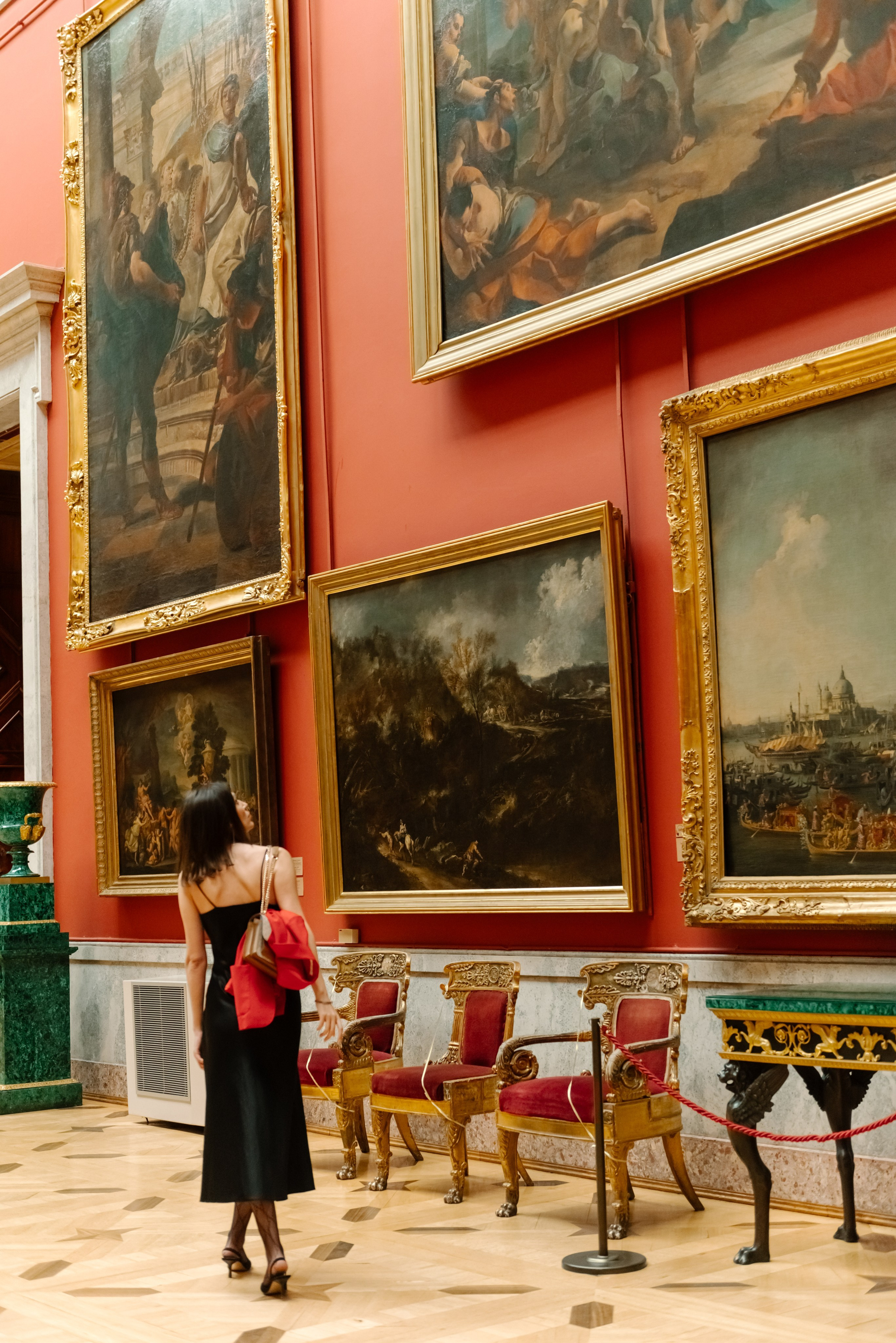 Стоимость женской фотосессии в Эрмитаже в СПб (Санкт-Петербург)