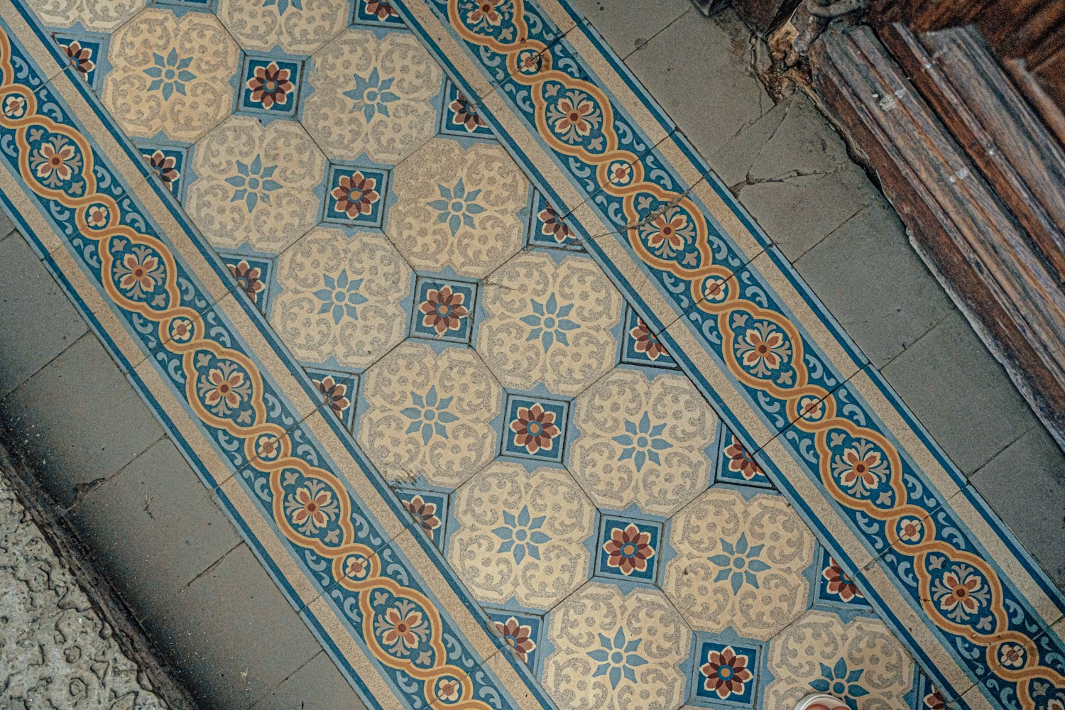 Новогодняя парадная. Фотограф и искусствовед в Туле и Санкт-Петербурге Нелли Некрасова