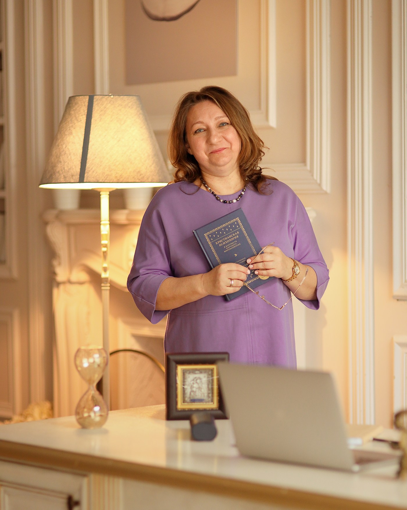 Кейс: как создать визуальный контент для эксперта, который не знает чего хочет — личный бренд психолога. Профессиональный фотограф в Москве. Елена Шуваева