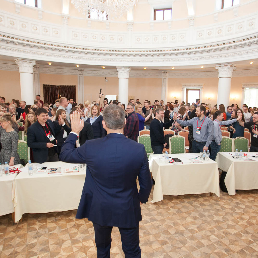 Фоторепортажная фотография с Бизнес тренинга Евгений Жигилий в Вологде