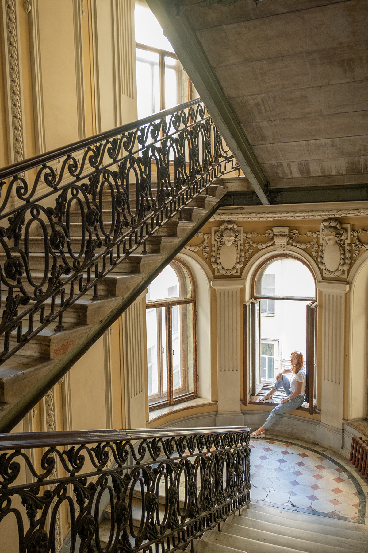 Парадная дома Блокка на Невском проспекте. Фотограф и искусствовед в Туле и Санкт-Петербурге Нелли Некрасова