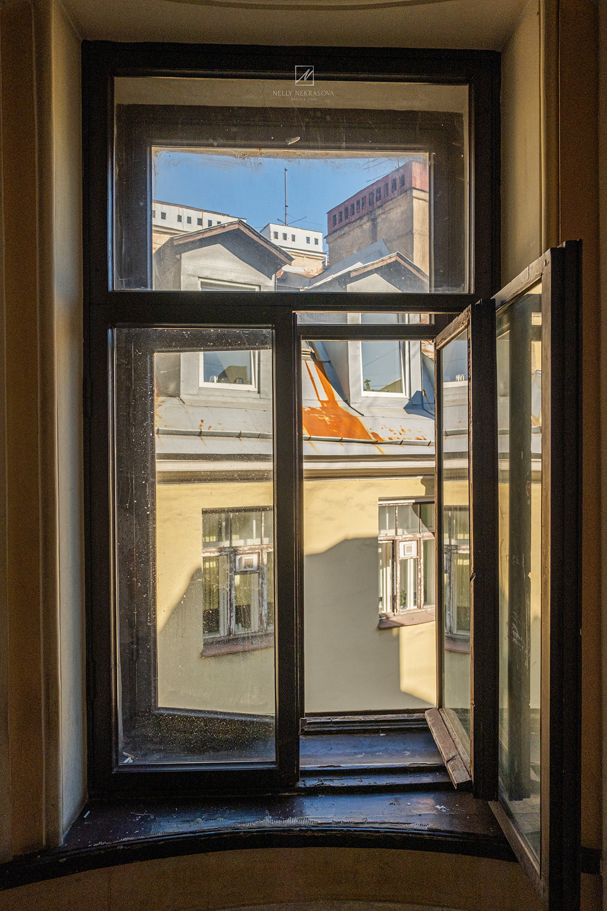 Парадная дома Блокка на Невском проспекте. Фотограф и искусствовед в Туле и Санкт-Петербурге Нелли Некрасова