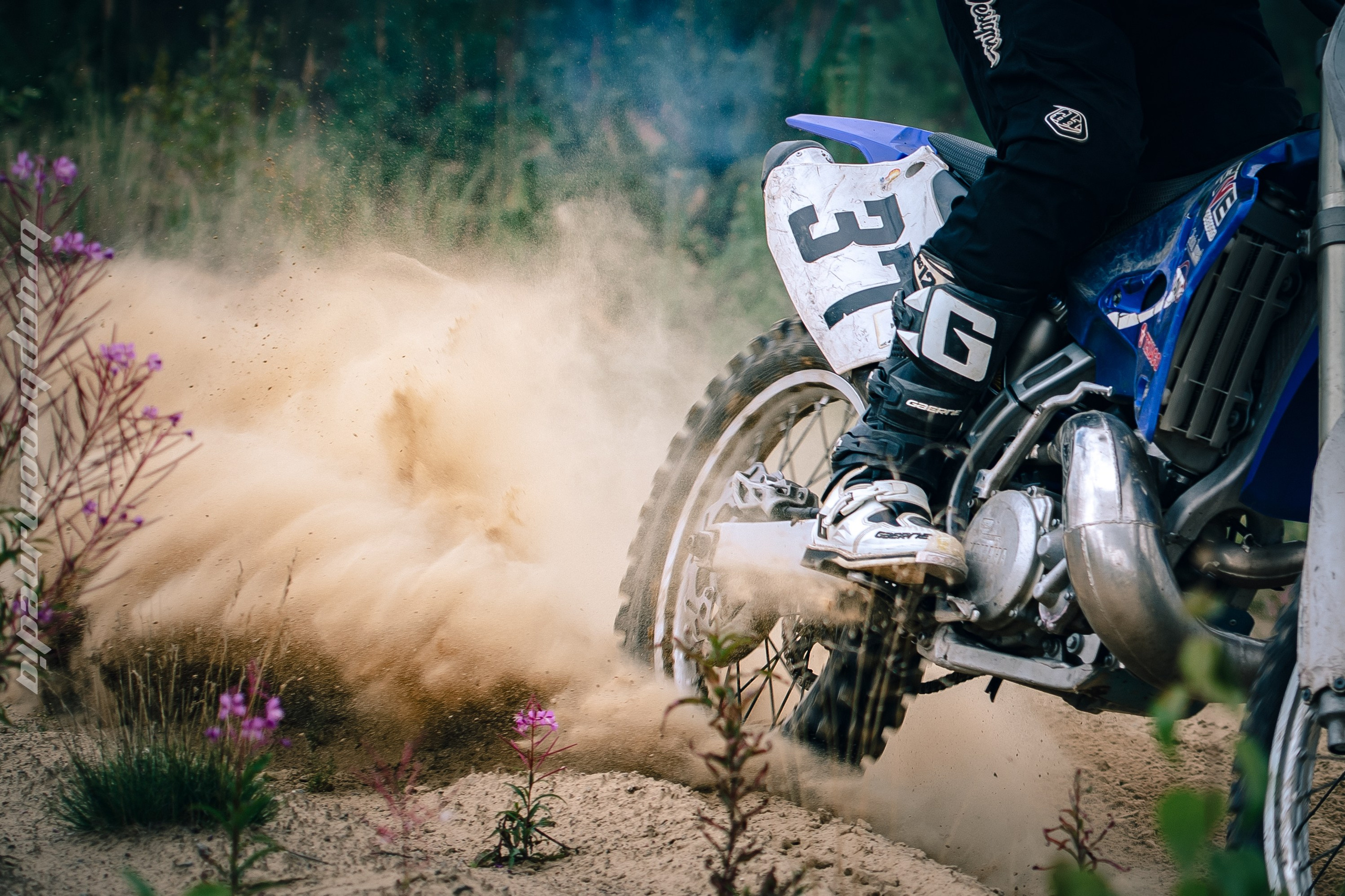 CountryCross. BraapBroom Media Group