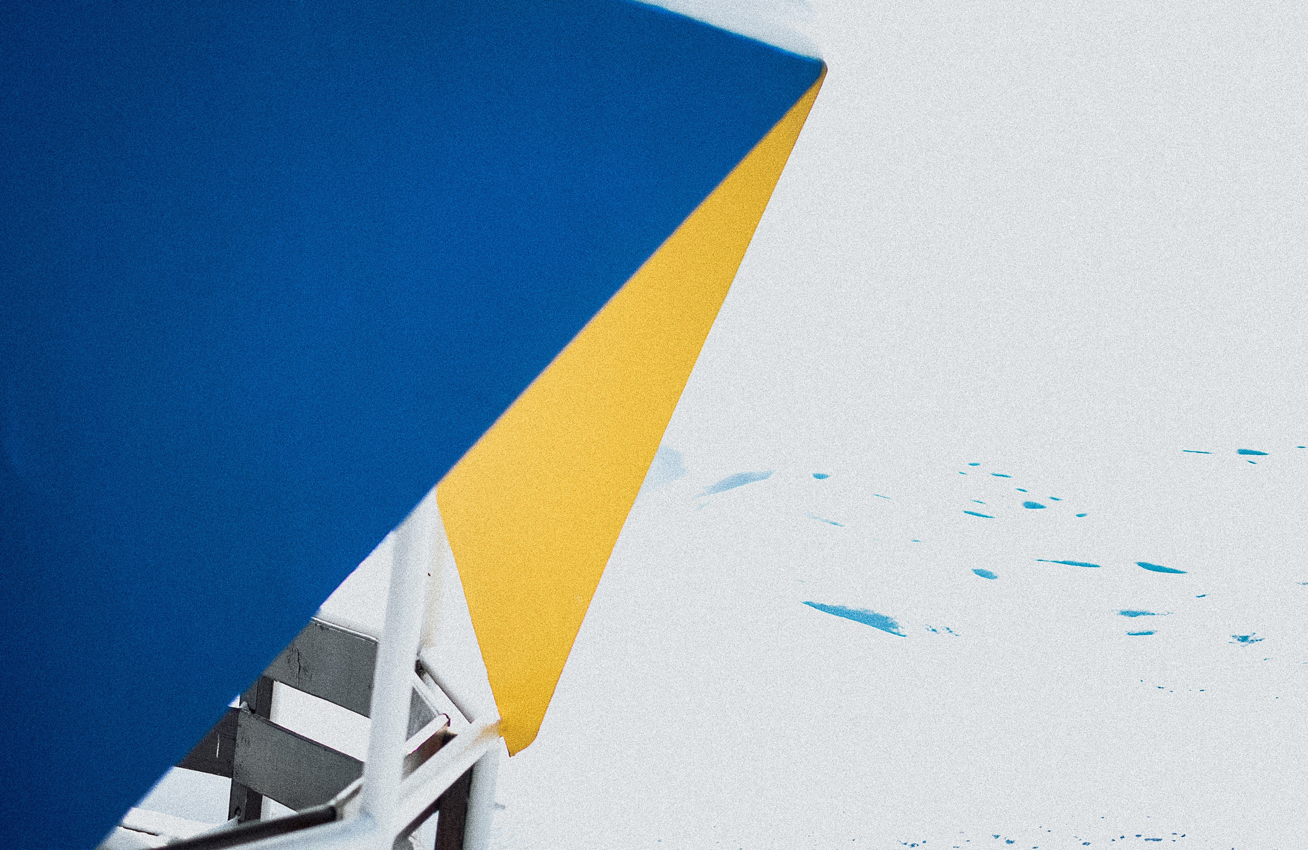 Gallery «OUT». Artista Nazarova. Universe strings singing