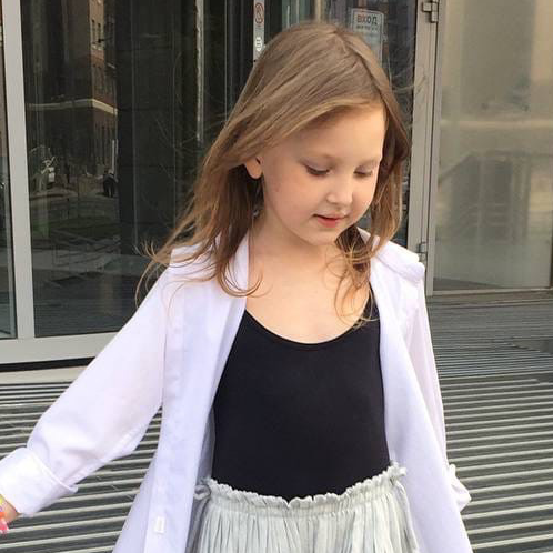 Профессиональные детские модели для предметной съемки в Красноярске