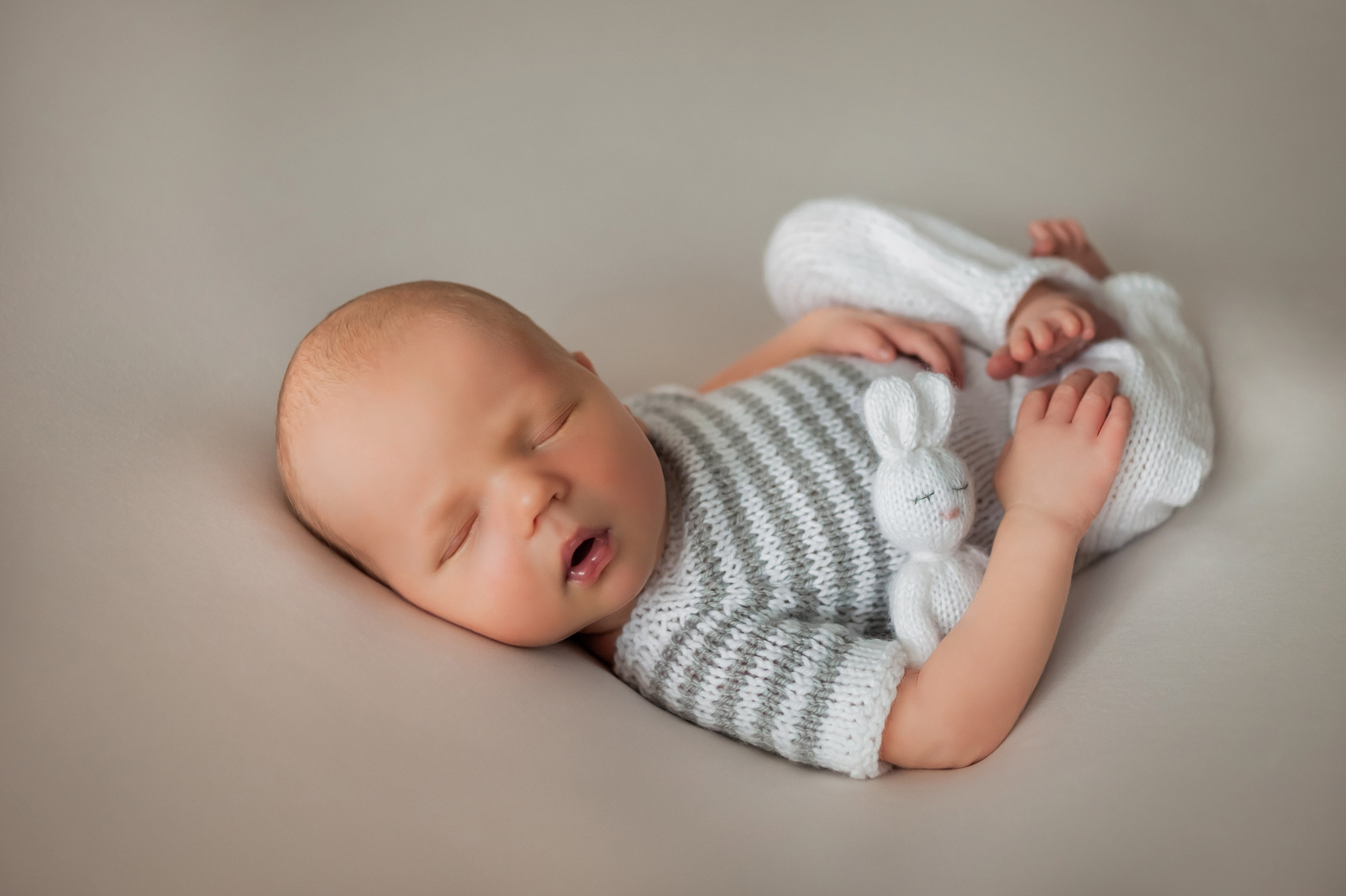 Фотограф Валя Лялина, цены на фотосессию новорожденных в Рязани. Фотограф новорождённых в Рязани, фотосъемка выписки из роддома, крещен