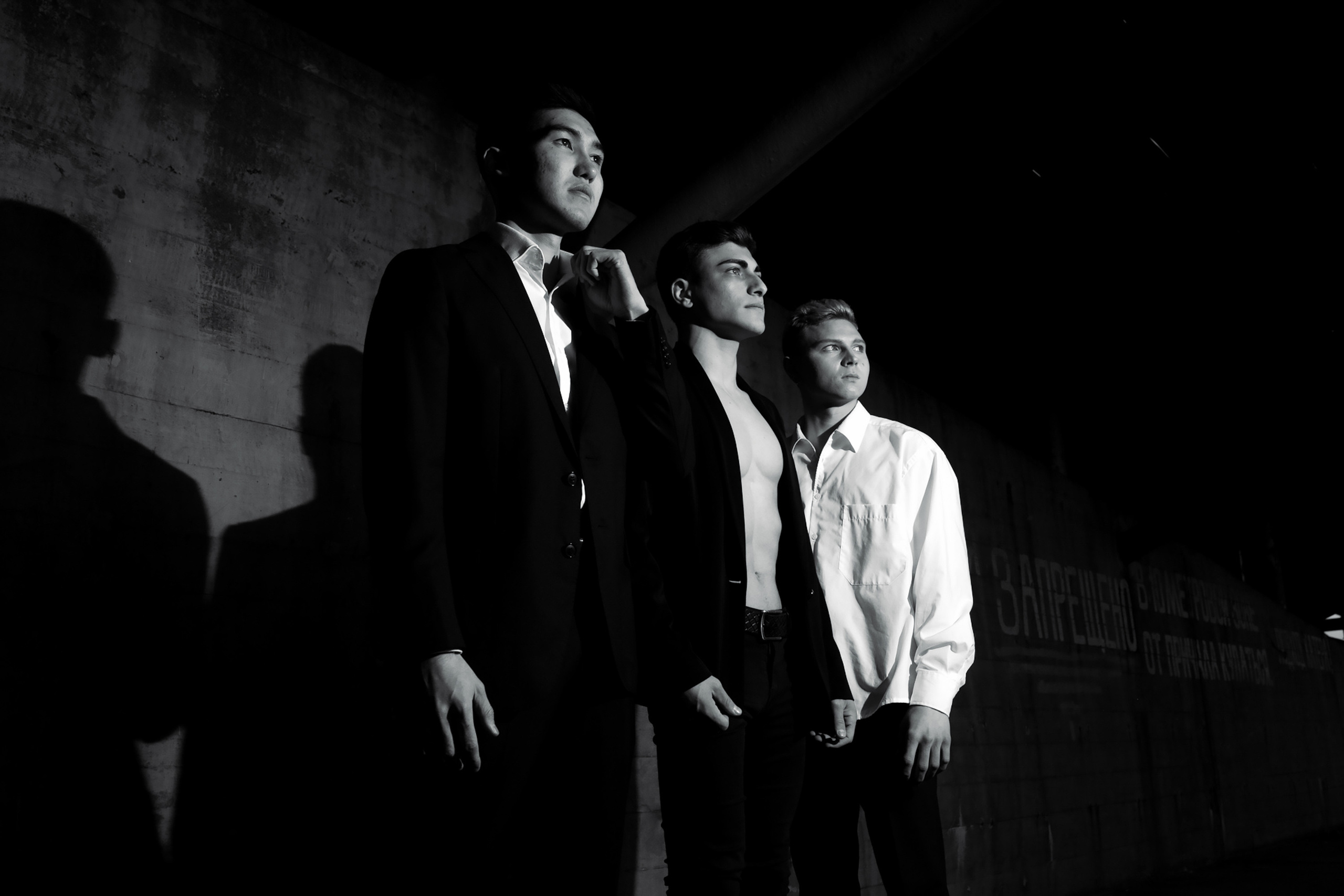 Акробаты Ptizzashow г. Ялта. Свадебный фотограф ростов-на-Дону / Сочи / Москва