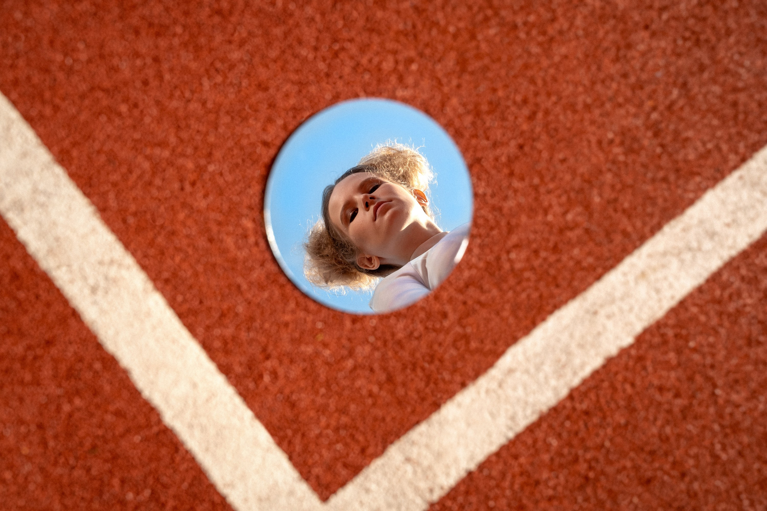 Монеточка «Падать в грязь». Дима Меткин. Фотограф и режиссер (Москва)