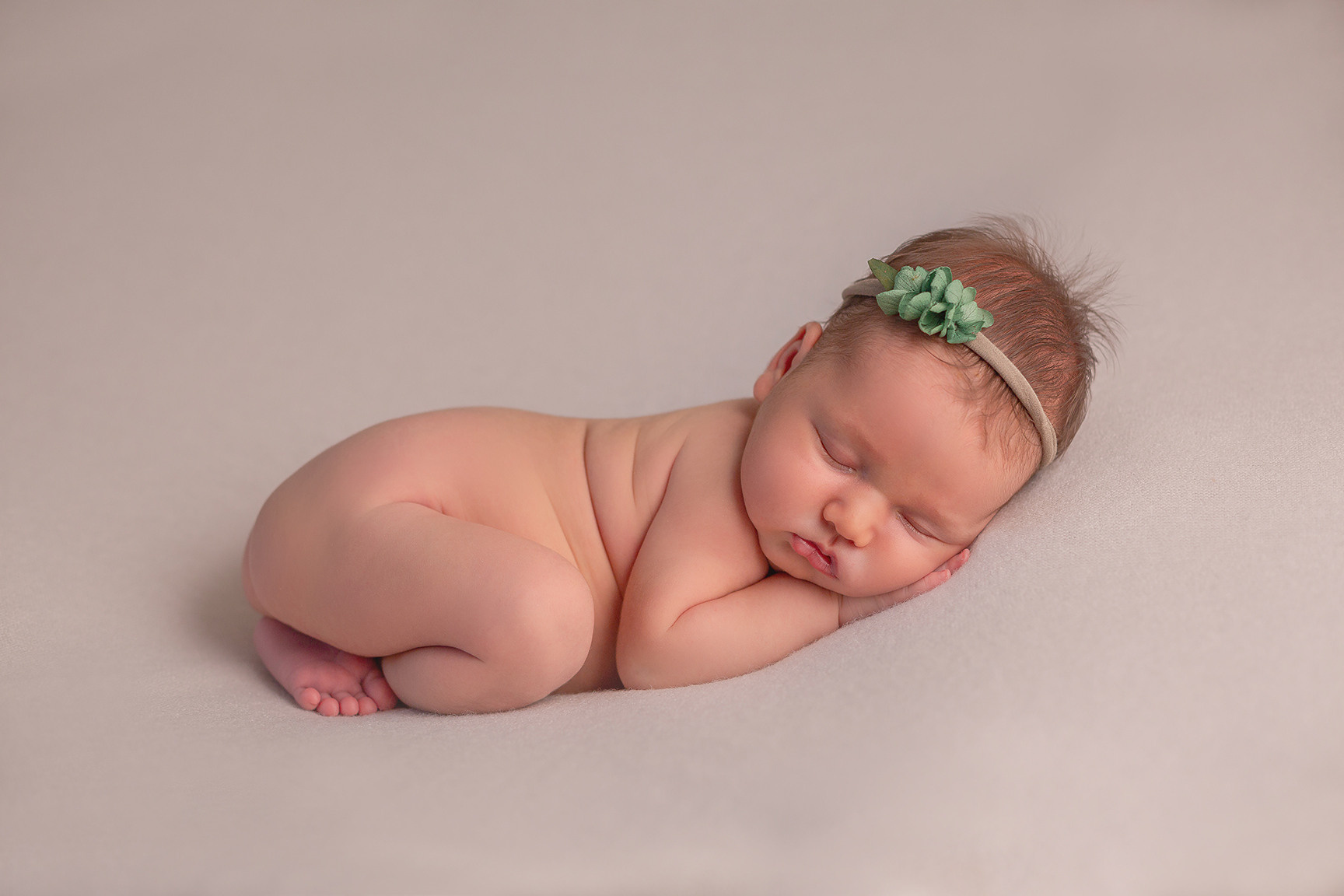 Фотограф новорожденных в Симферополе Эльмира тизе