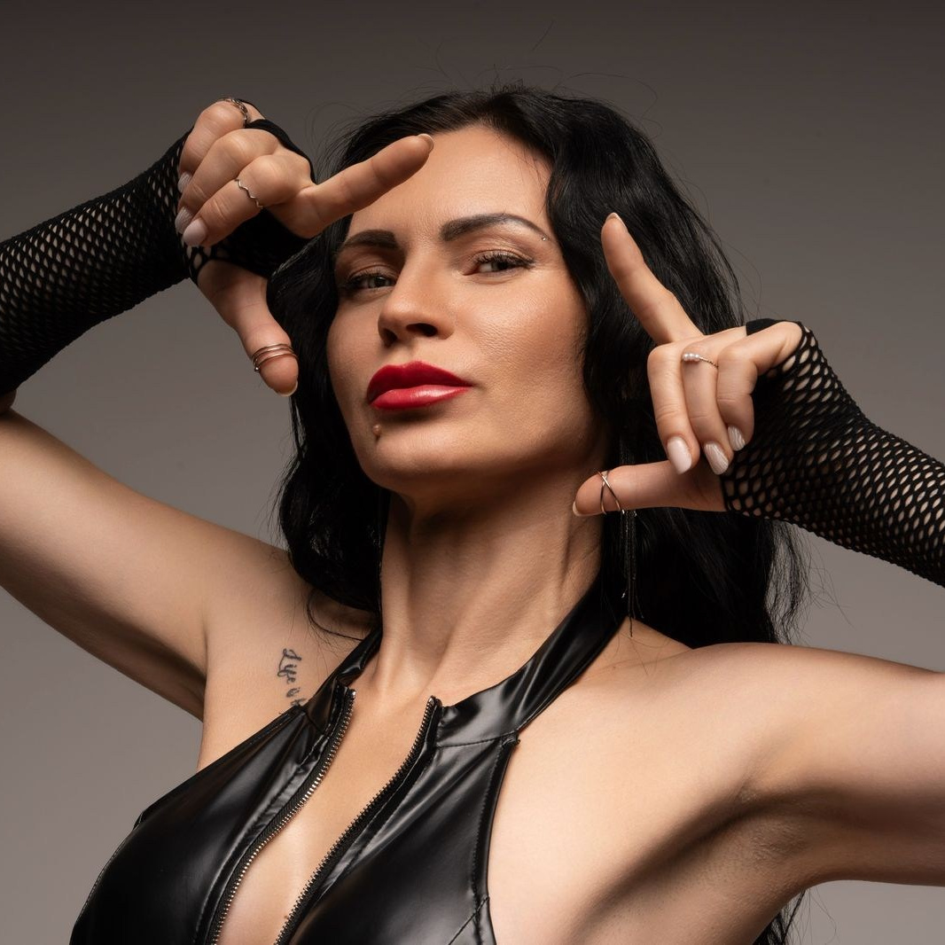 Контакты. Меня зовут Александра