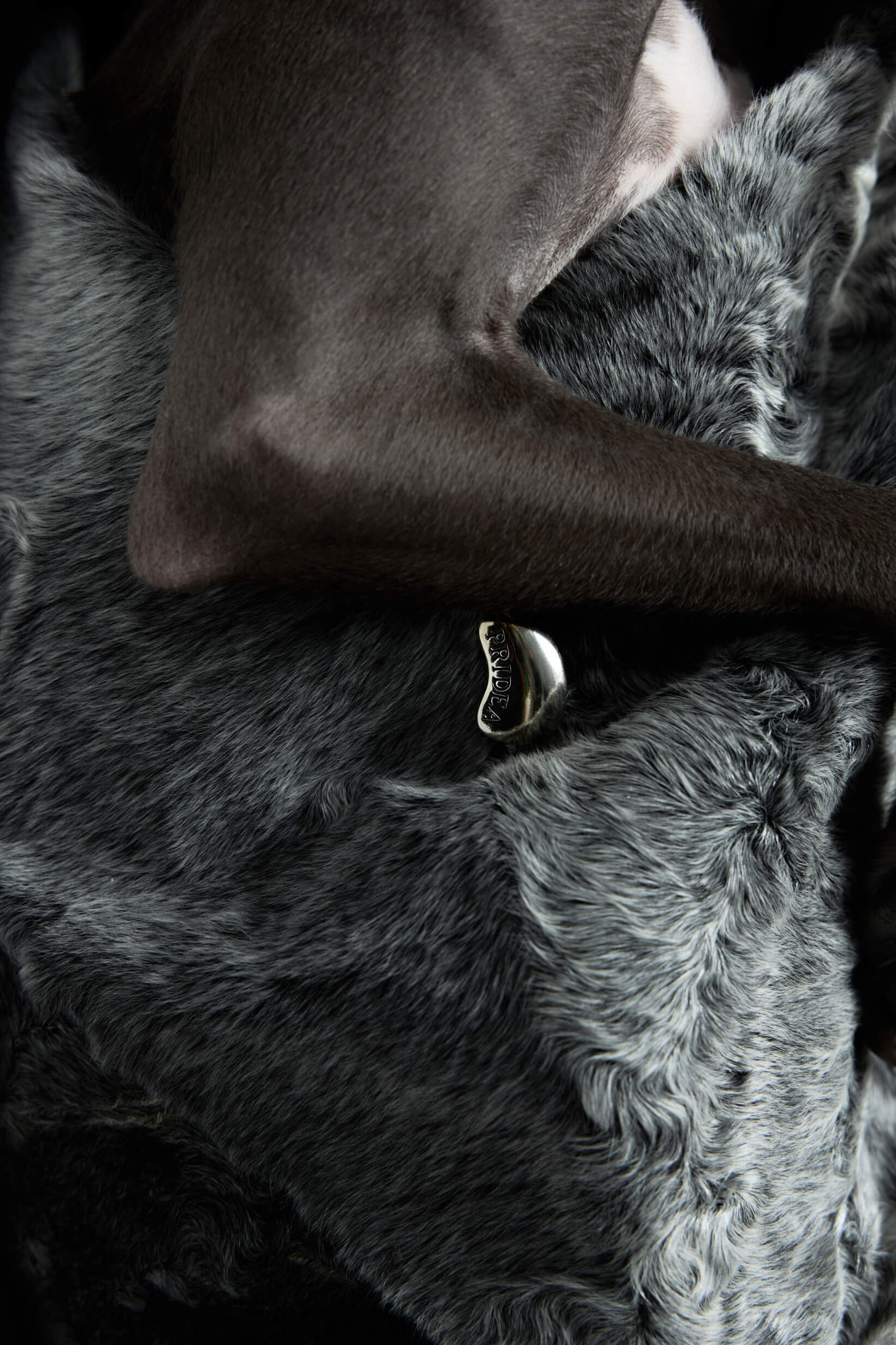 Производство на заказ фурнитуры с логотипом бренда в Joker-studio