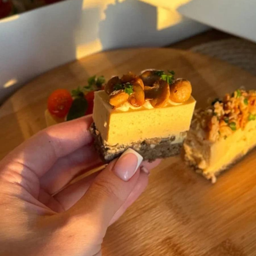 Меню. Кейтеринг, фуршеты, гастробоксы, авторские закуски в Уссурийске