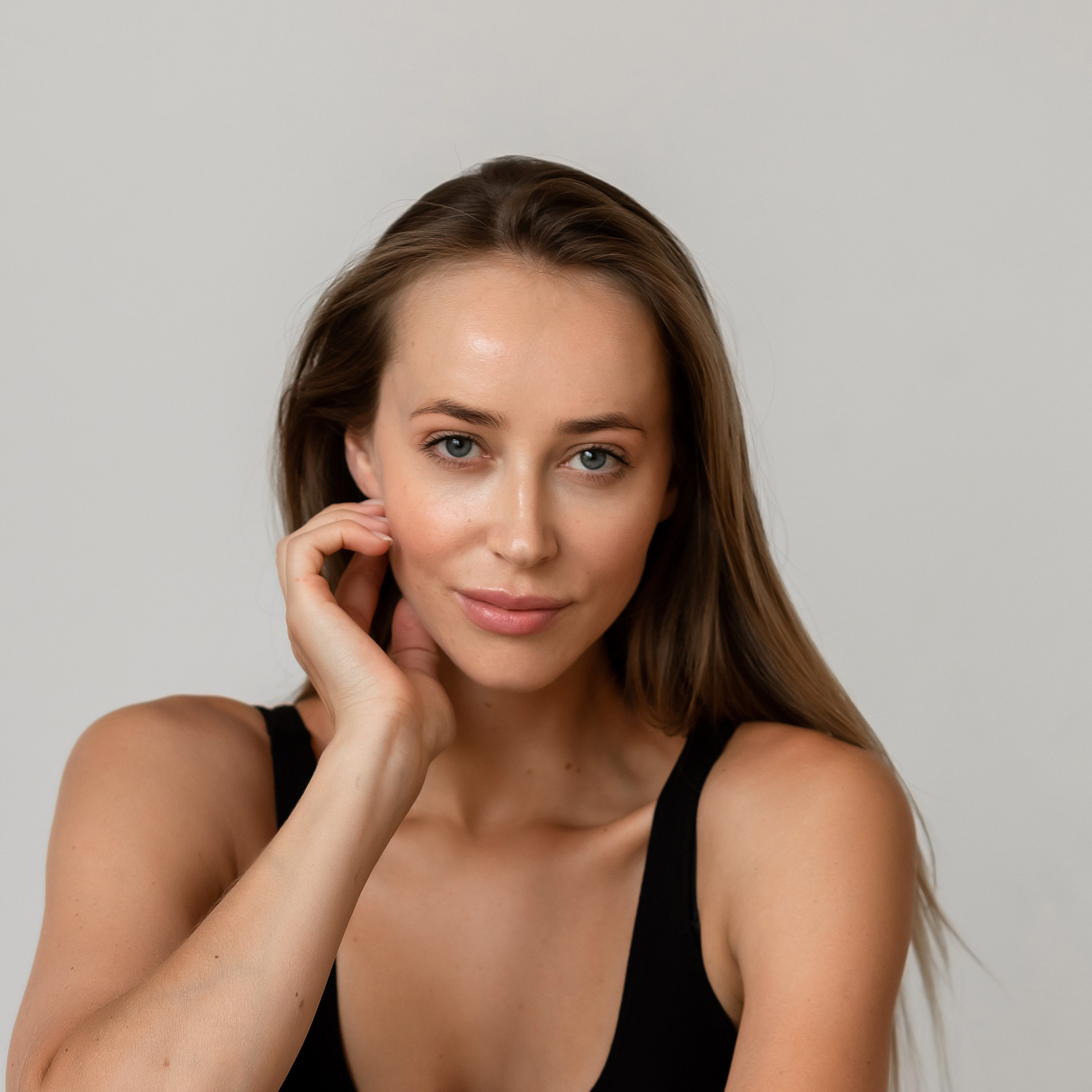 Создайте уникальный контент с моделями девушками в Москве и Московской области.