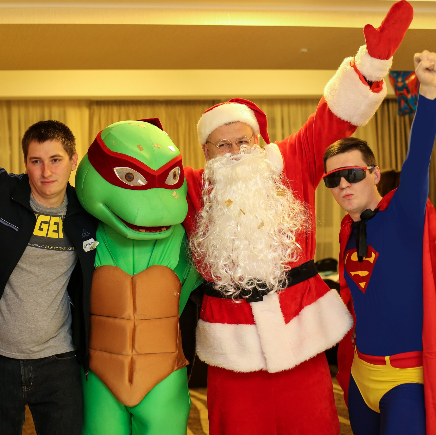 Яркий тимбилдинг в стиле супергероев с участием аниматоров-героев и командных игр