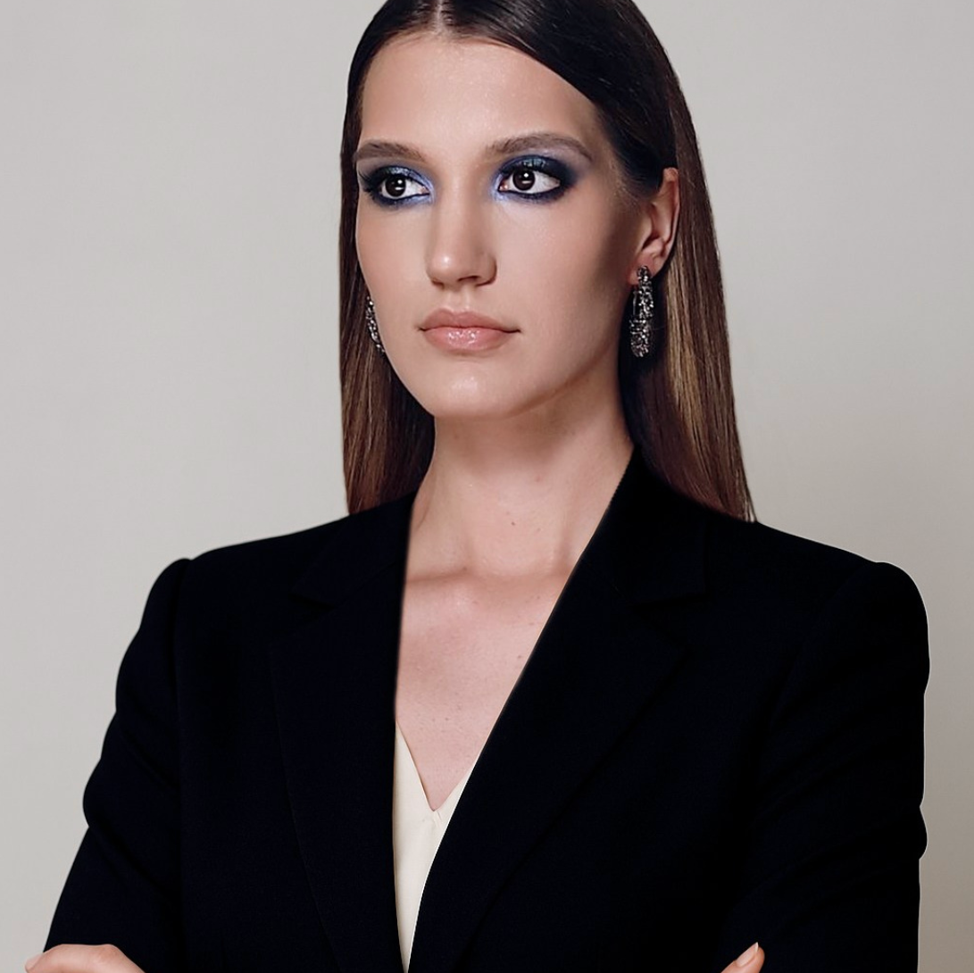 Контакты. Портретный фотограф в Москве Адела Гортолум