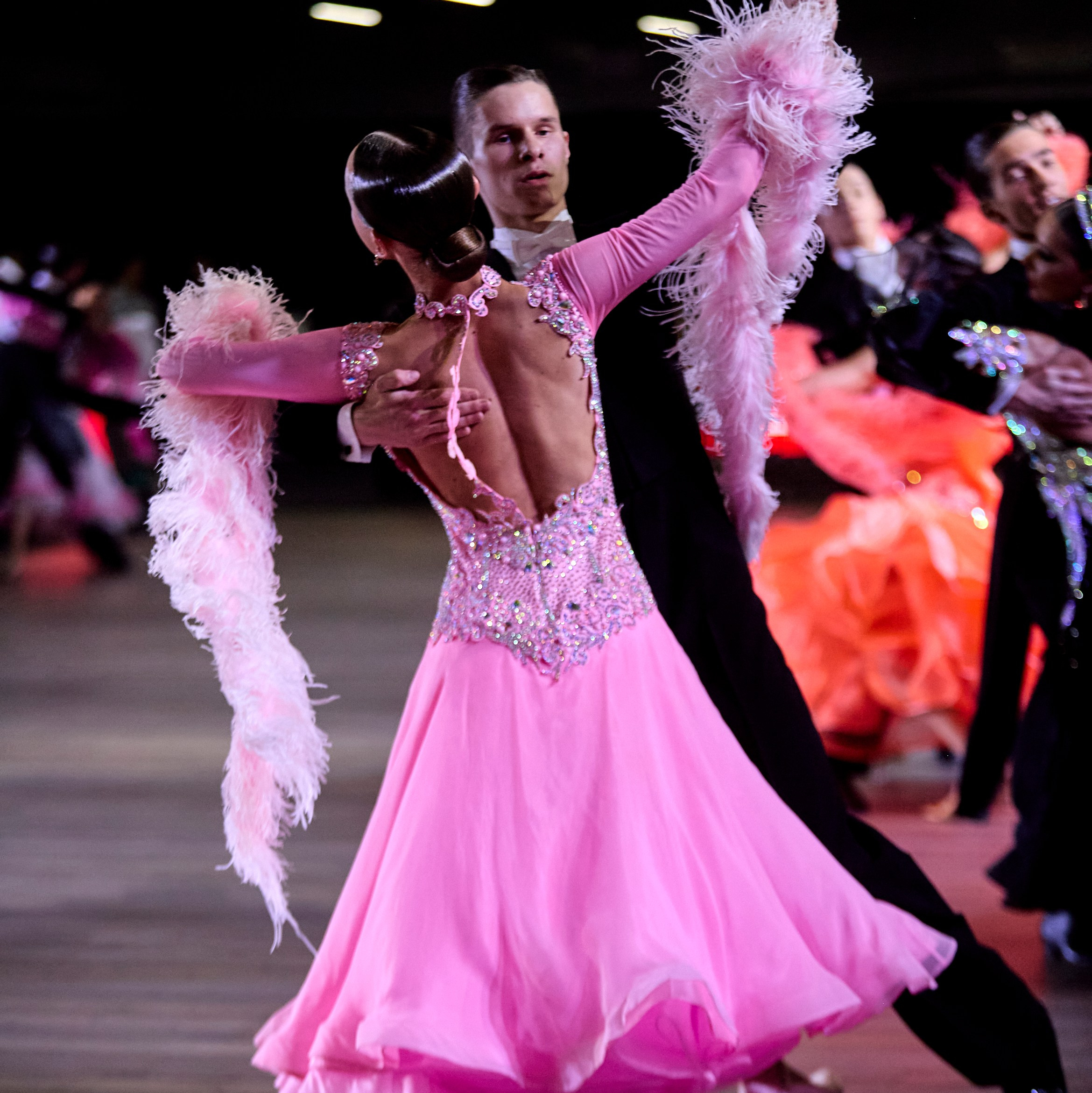 Lumo — всё о мире бальных танцев