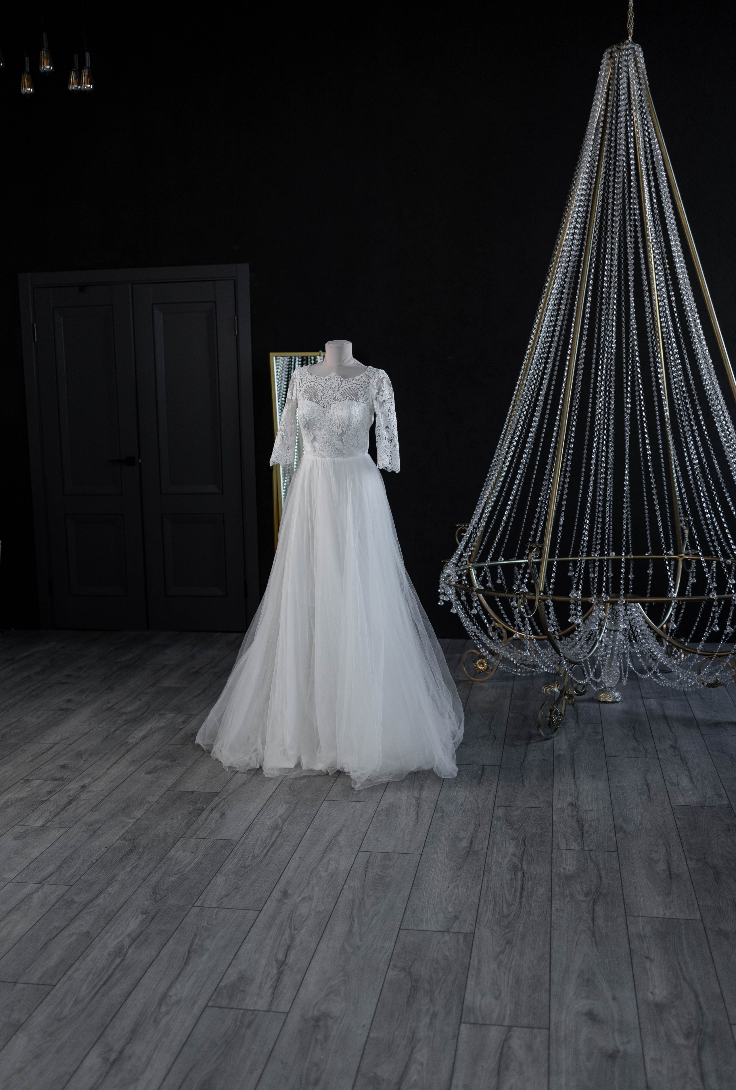 Длинные платья. Интерьерная фотостудия Background в Омске