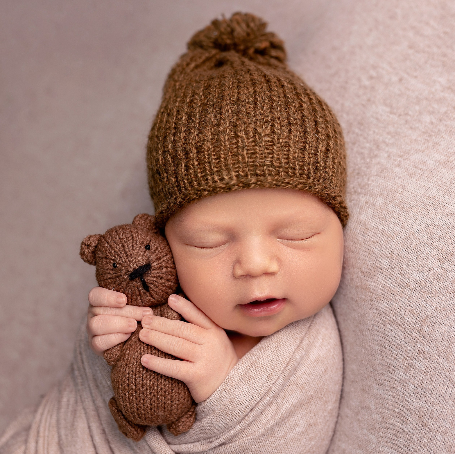 Фотограф новорождённых г. Салехард