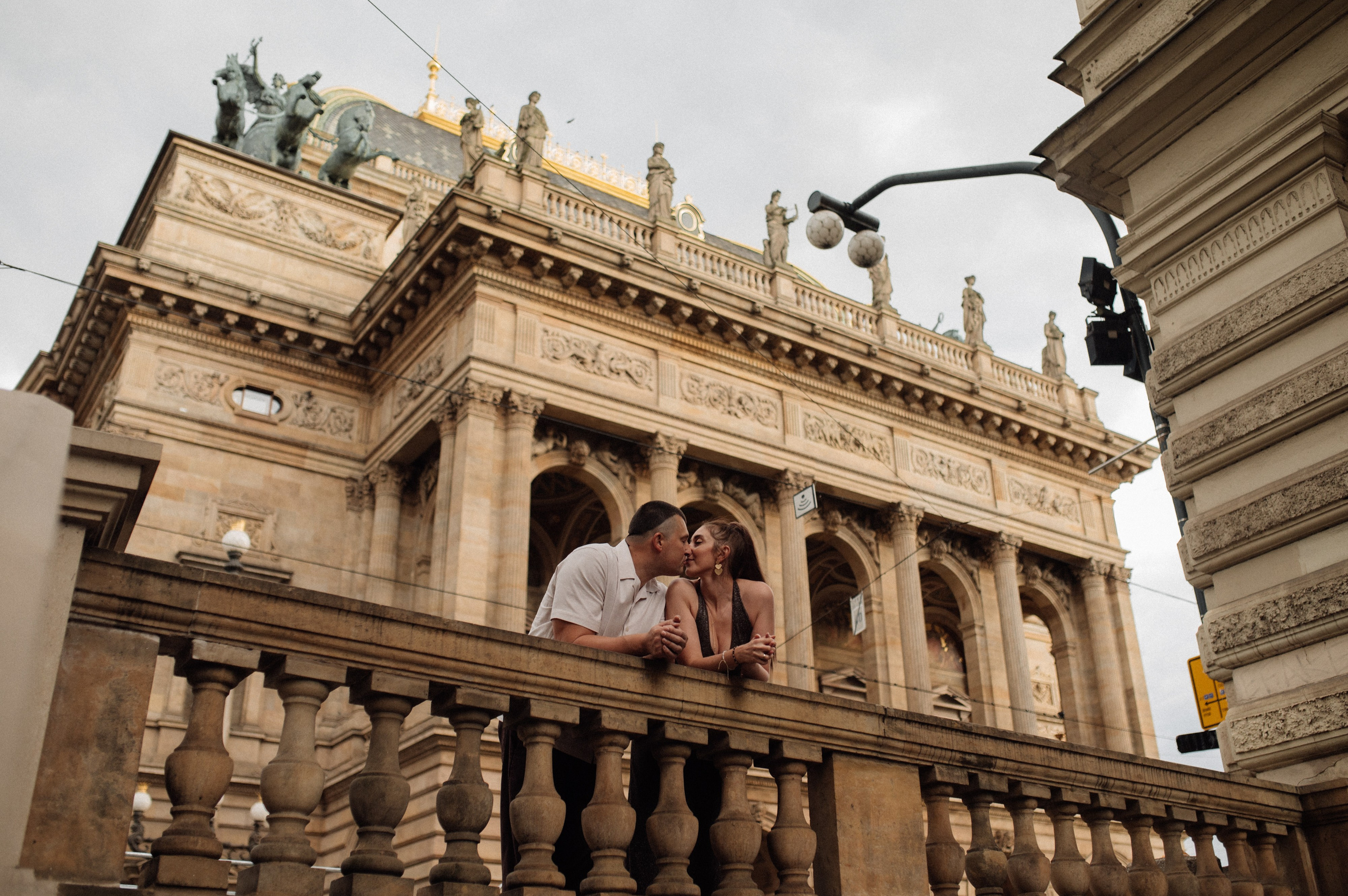 Prague Couple Photoshoot at Sunset. Photographer in Prague Yara Kurkus
