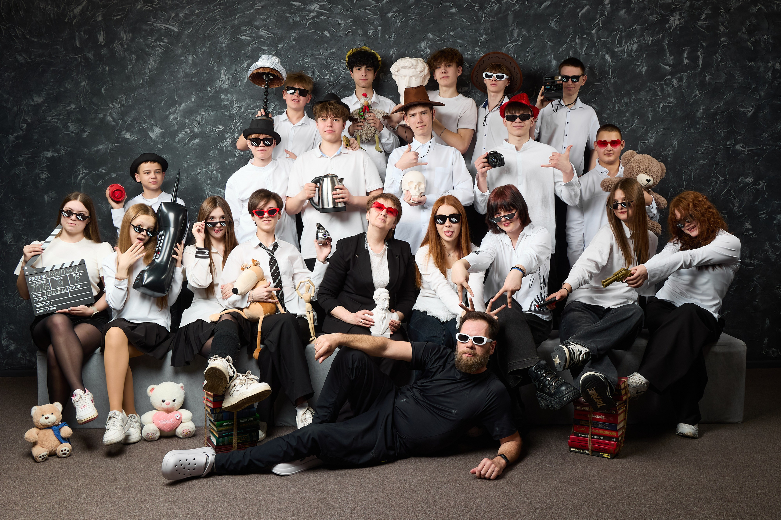 Школьный фотоальбом для 4 класса в Сызрани. Школьный фотограф, выпускные альбомы