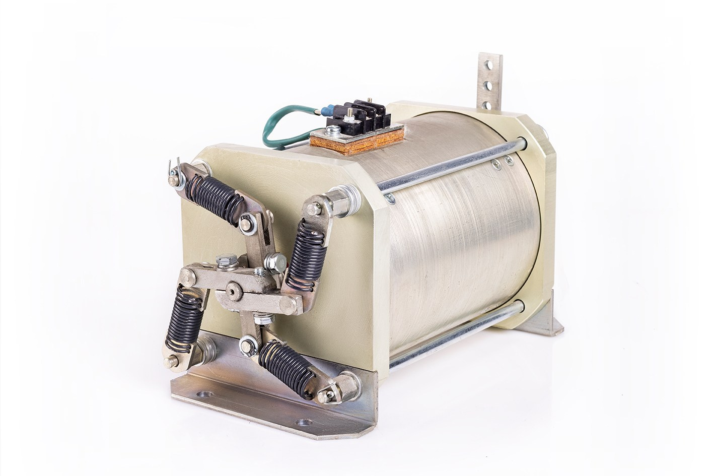 Электромагнит поворотный ЭМП-3 для судовых двигателей — РИАТОМ БРИЗ ЦРЧ. Приборостроительный завод РИАТОМ