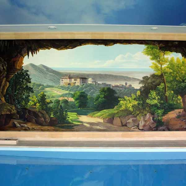 Роспись стен у бассейна