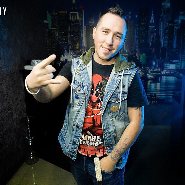 Контакты. Репортажный фотограф Василий Сазонов в Нижневартовске