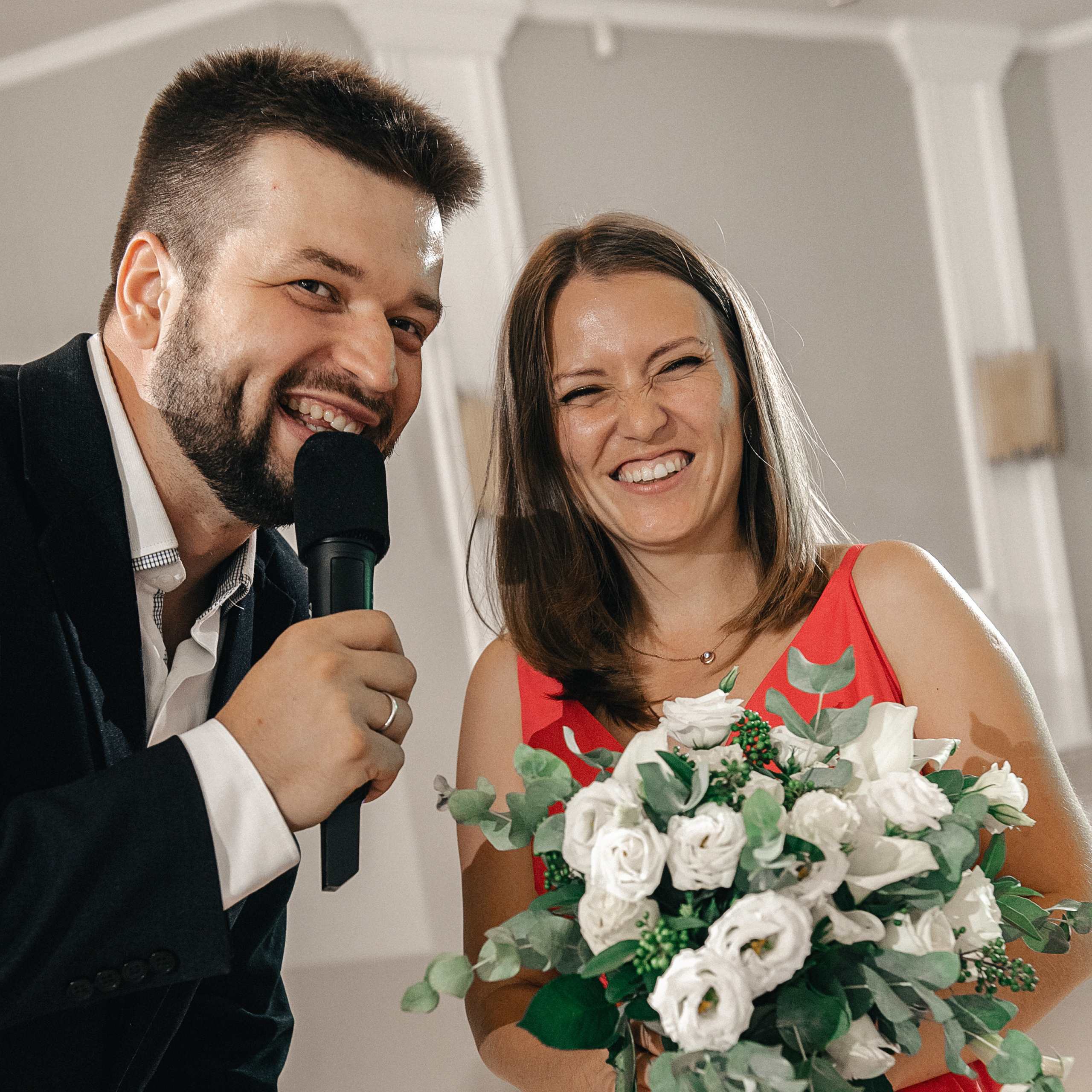 Контакты. Ведущий Воронов Евгений