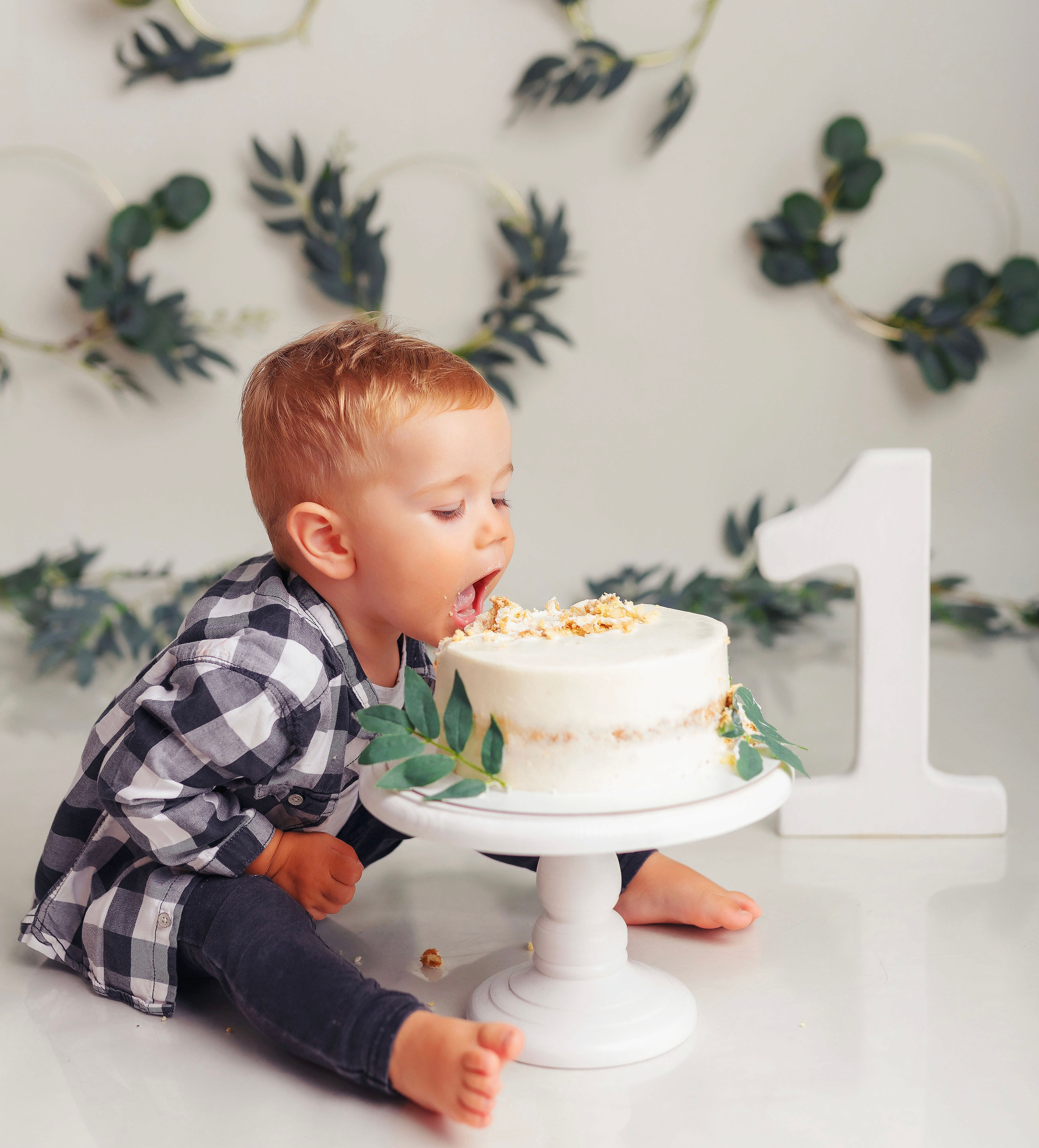 Первый тортик. Фотограф newborn новорожденных и беременных, семейный в Костроме Котлова Наталья