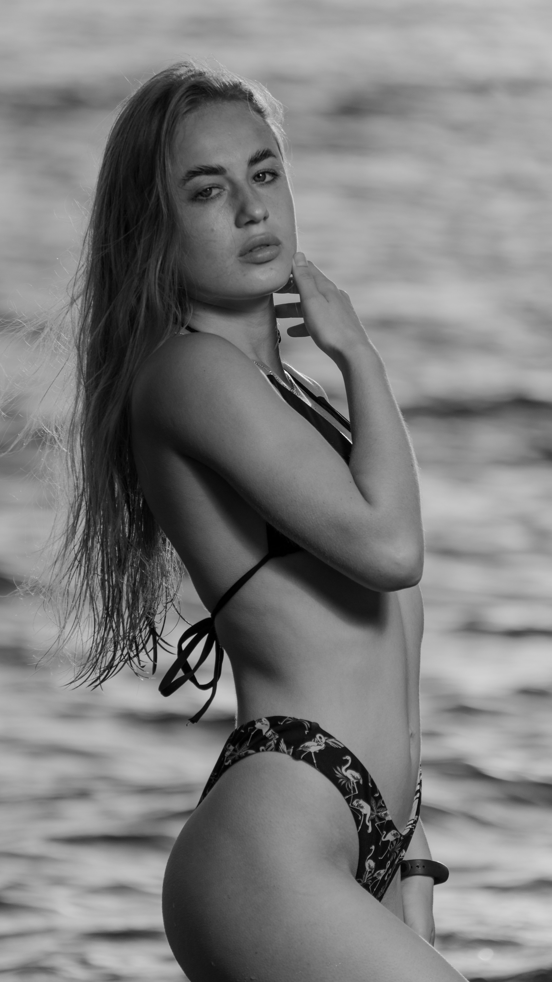 Девушка в сексуальном купальнике