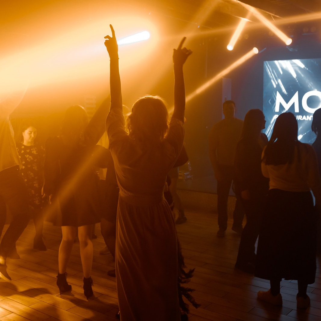 MODE — Ресторан, Бар, Караоке. Кипятком Караганда