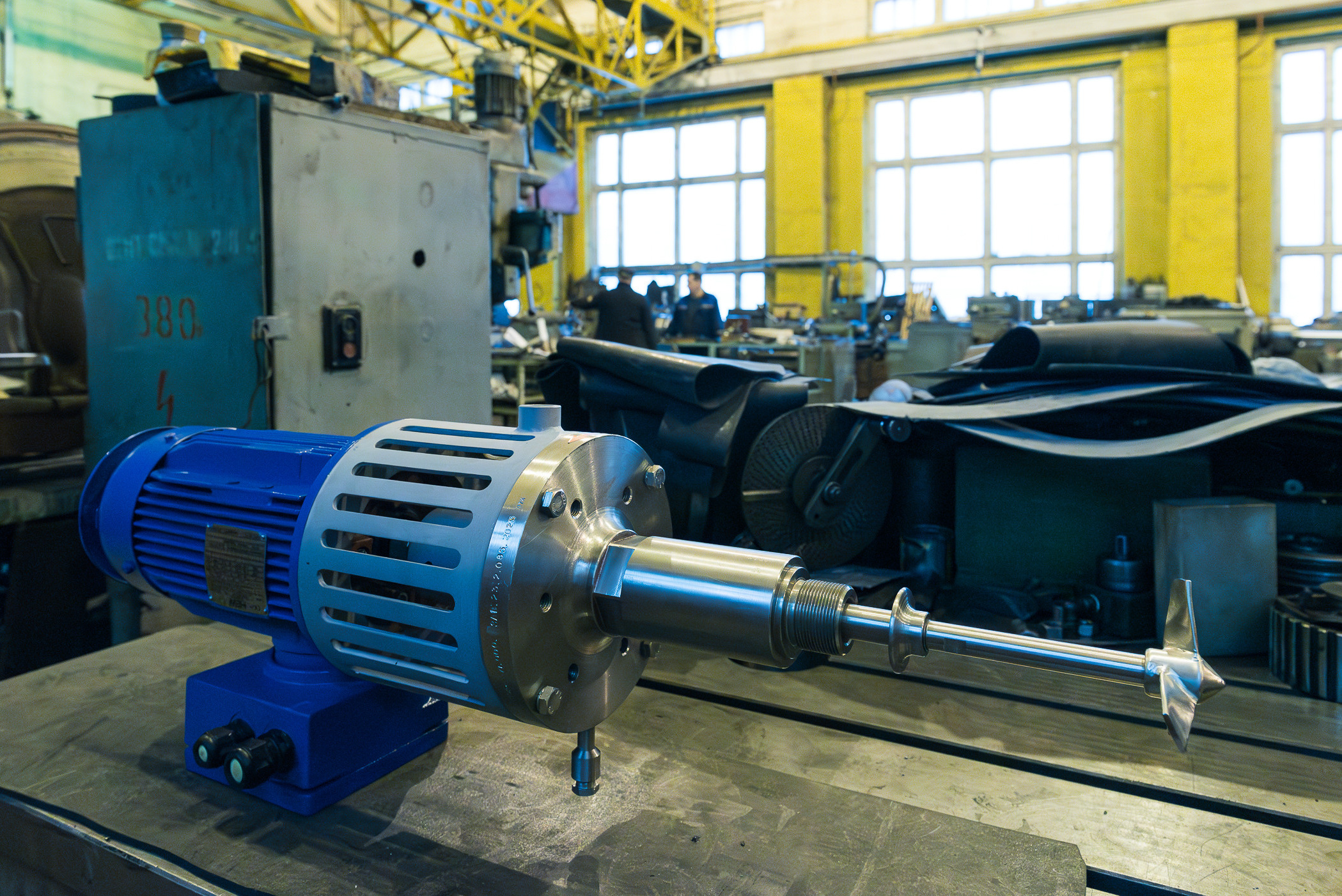 Изготовлено перемешивающее устройство с магнитной муфтой. ПЕТЕРБУРГНИИХИММАШ разрабатывает и изготавливает оборудование