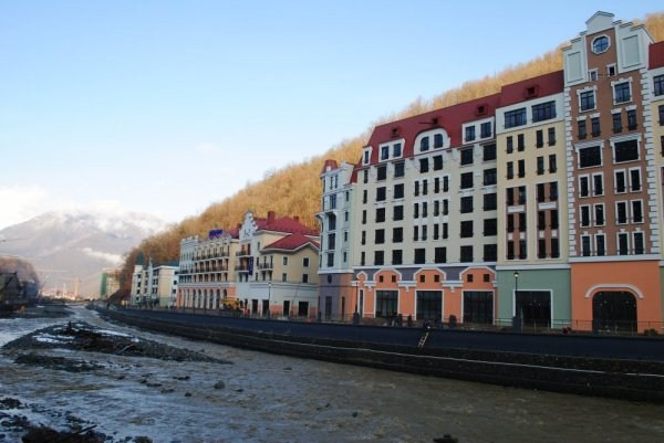 Открытие горнолыжного сезона Роза Хутор в 2011 году. Инструкторы по горным лыжам Сочи Красная Поляна. Горнолыжная школа