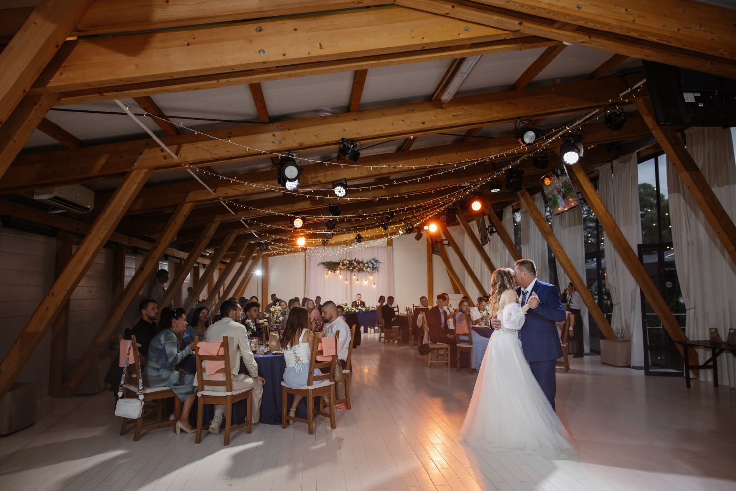 Лучшие треки для танца невесты с папой. Свадебный фотограф/видеограф Краснодар, Сочи, Волгоград, Москва, 8 937 693 00 80