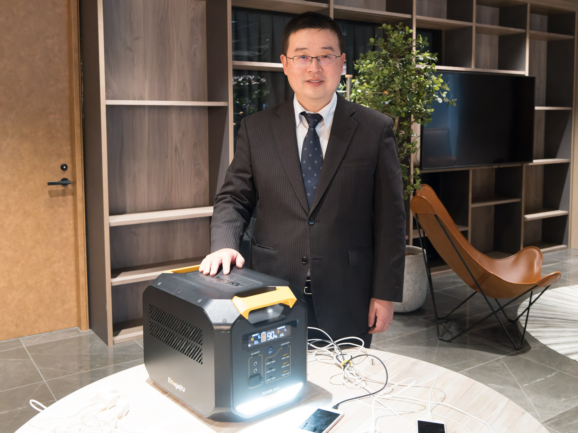 BougeRV Japan представляет портативный источник питания. Фотограф — видеограф в Москве Дмитрий Менделеев