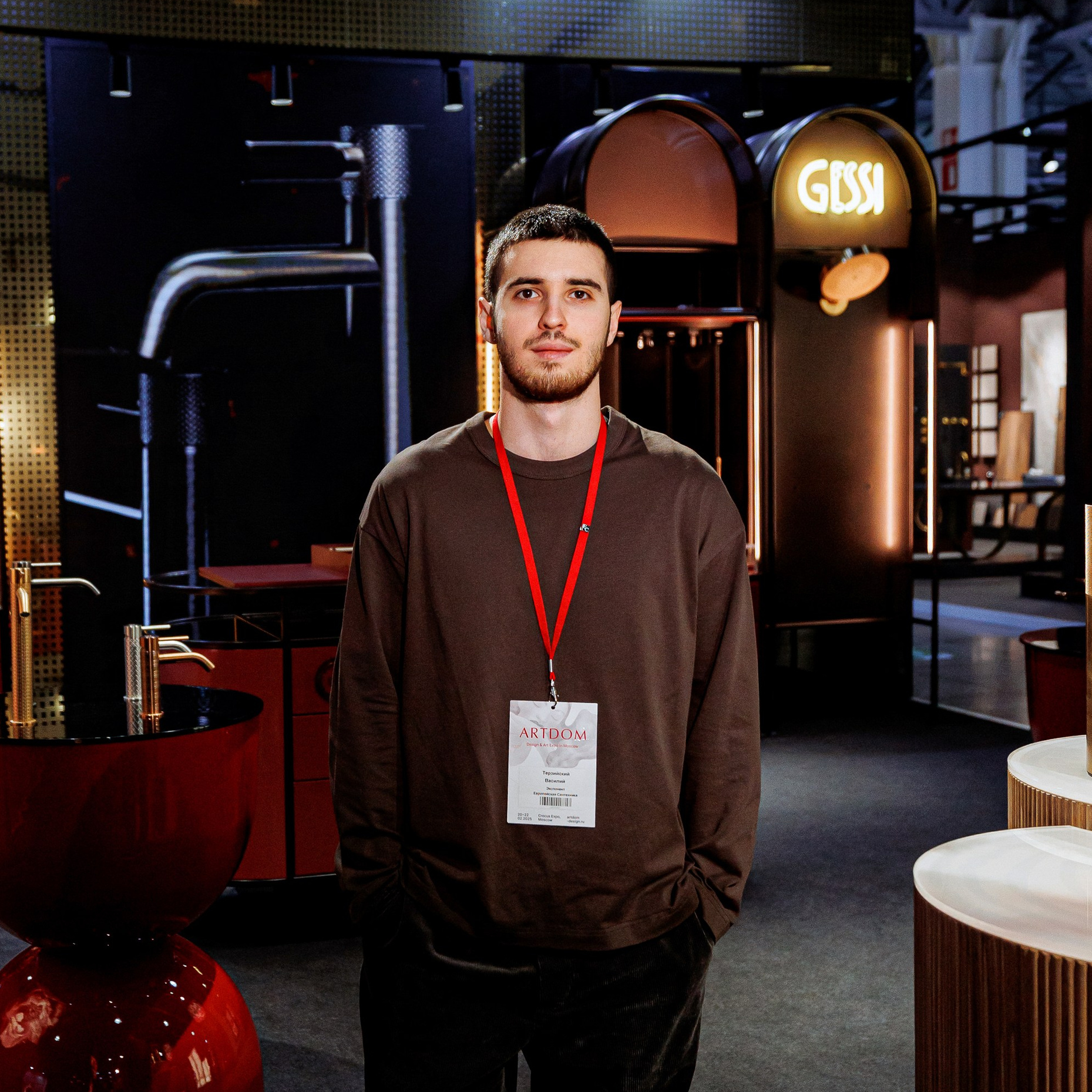 Контакты. Интерьерный и репортажный видеограф в Москве Василий Терзийский