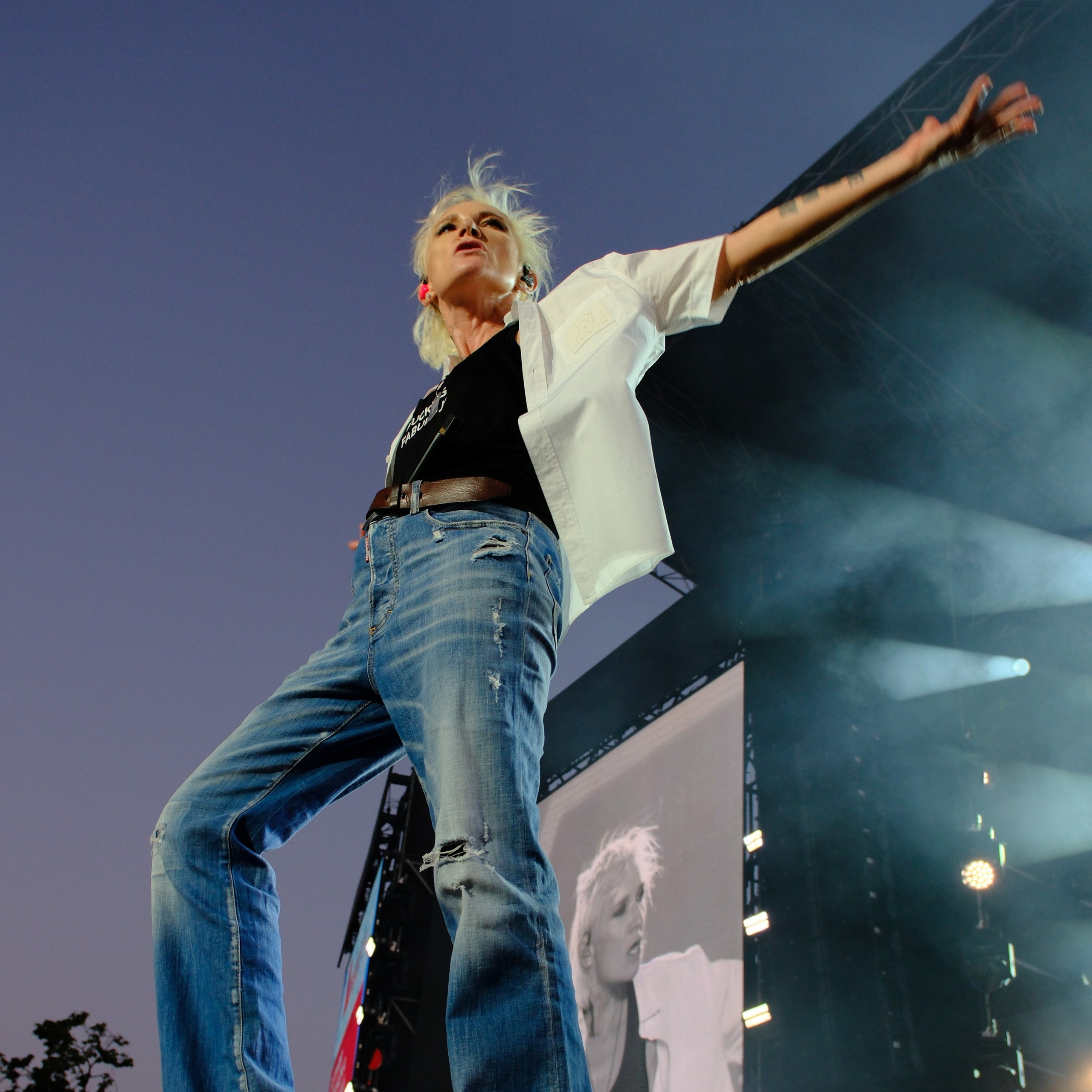 Услуги. 基里尔*西特诺夫是一位摄影师、教师,也是教育和IT方面的专家