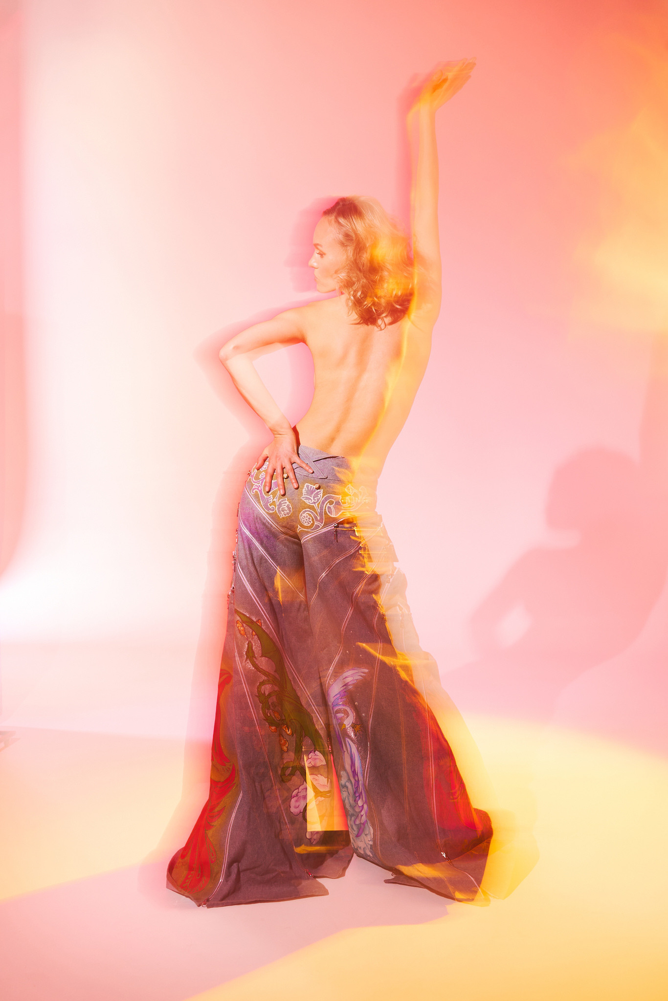 Fashion Magazine 24 France. Портретный и репортажный фотограф в Москве Острикова Анастасия