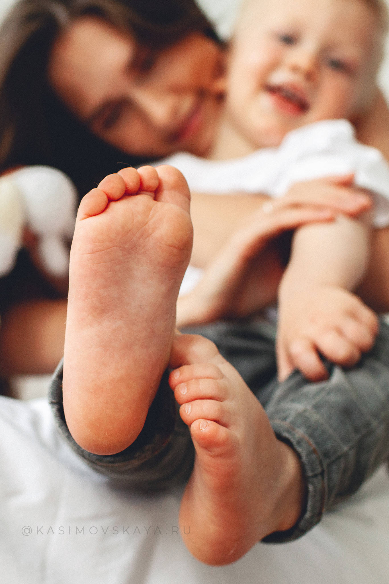 Фотосессия «Мама и сынок» в Маленькой белой студии в Самаре. Детский фотограф в Самаре