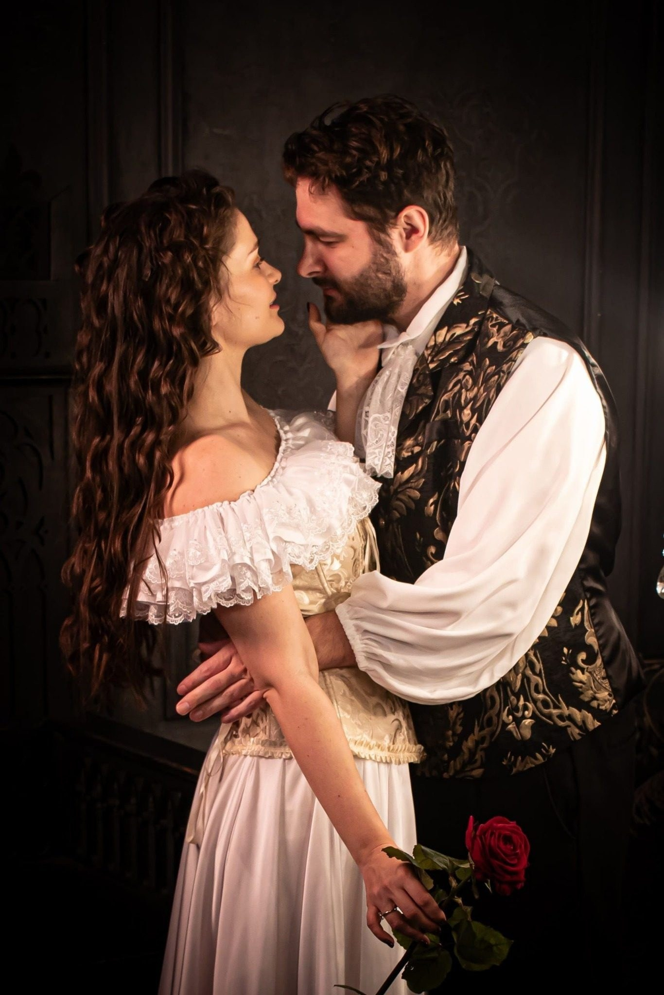 романтическая фотосессия пары в историческом стиле, портрет мужчины и женщины — фотограф Карасёва Елена