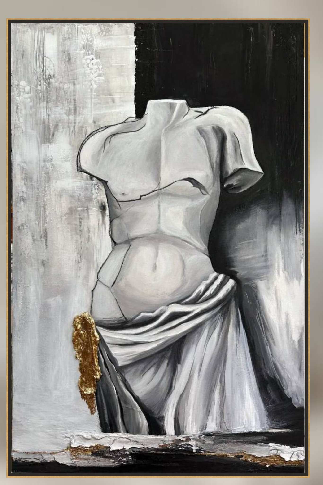 черная картина с золотом