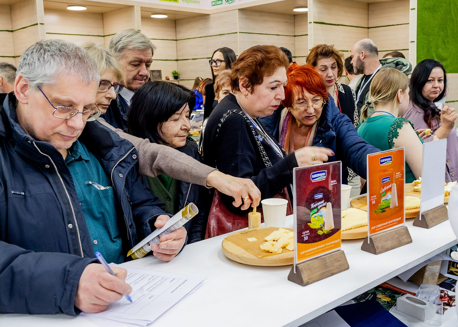 Отработал на ПРОДЭКСПО 2024. Творческие фотосессии в Москве