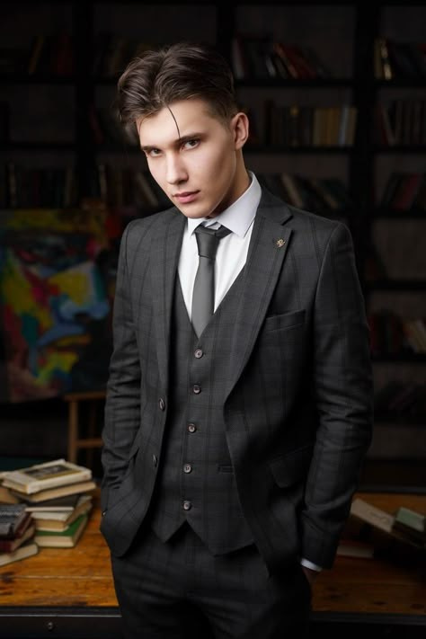 Портреты. XPLACEMEDIA — Виньетки в Актобе. Выпускные альбомы в Актобе