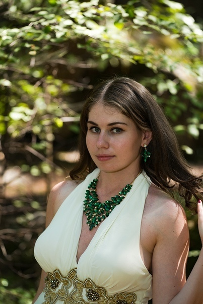 Бижутерия напрокат на фотосессию в Иркутске. Изумрудное колье серьги комплект