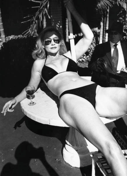Хельмут Ньютон / Helmut Newton 18+. Женя Красовская | Фотограф | Smm-дизайнер